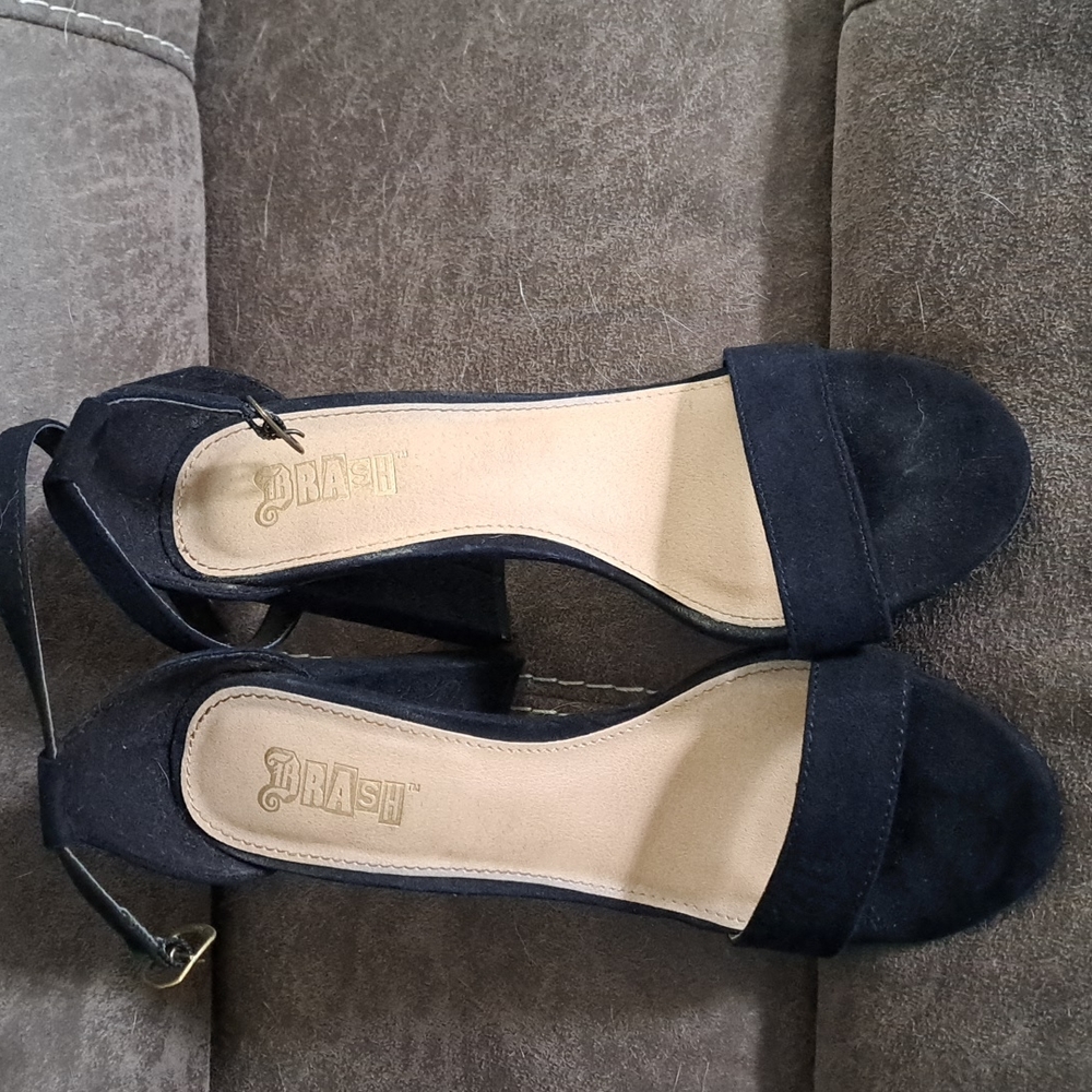 Juniors Fat Heeled Shoes